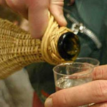 Lovitură pentru românii care produc alcool în gospodărie! Ce decizie a luat președintele privind accizele la țuică featured