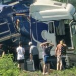 BREAKING! Accident feroviar lângă Motru. Un TIR a fost lovit în plin de o locomotivă featured-32