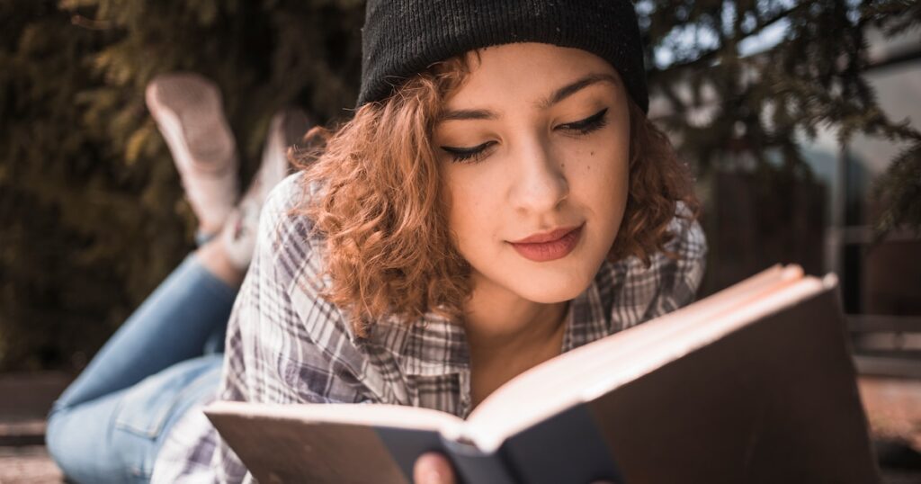 „Boquitas Painted”, clasicul lui Manuel Puig, care a atins în rețele, datorită unui gest implicat roman din nou, a adunat proeminență după ce o tânără a împărtășit cadoul pe care l -a primit, însoțit de o dedicație scrisă de mână pentru mână